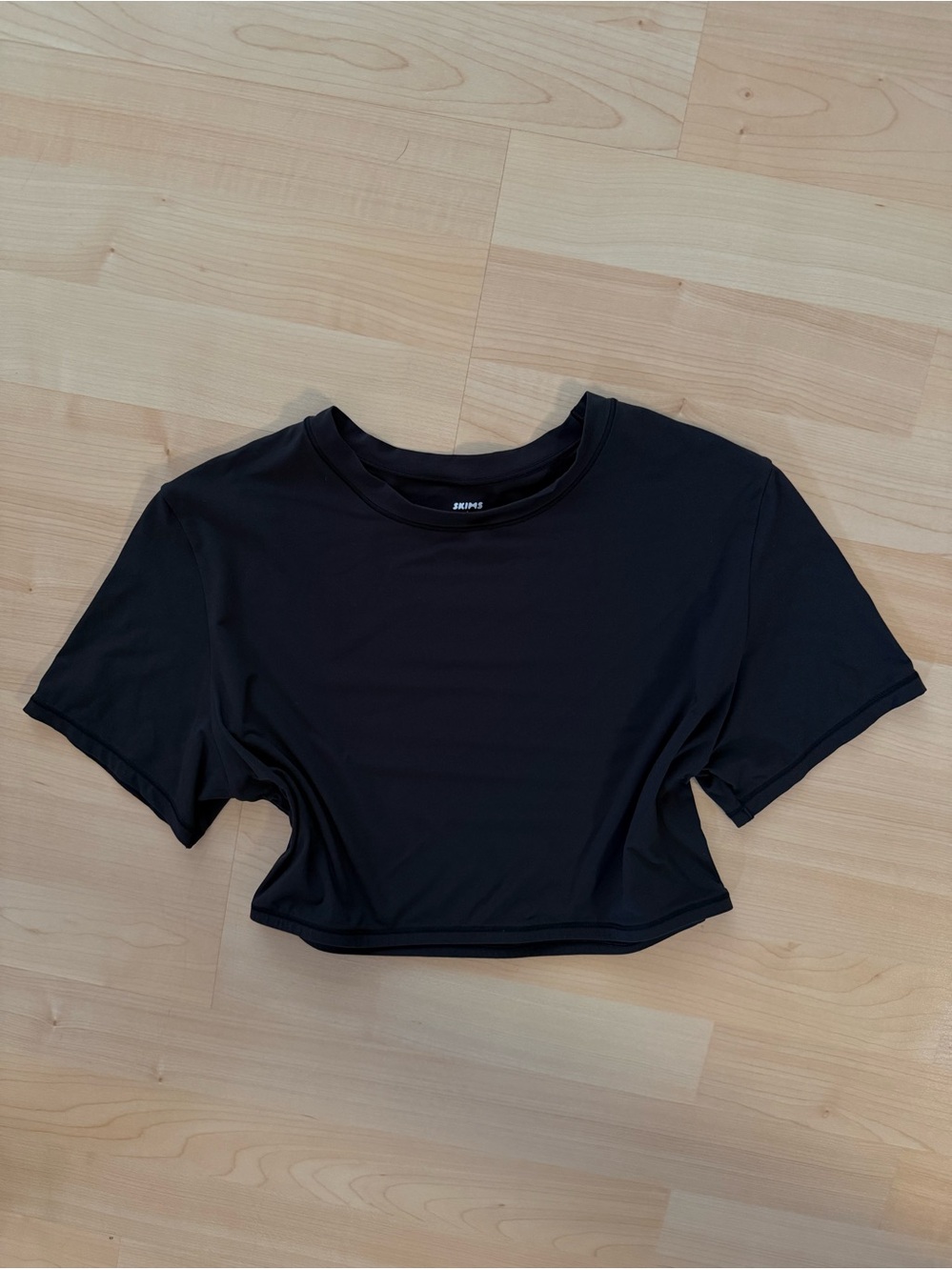 skims fits everybody cropped t-shirt